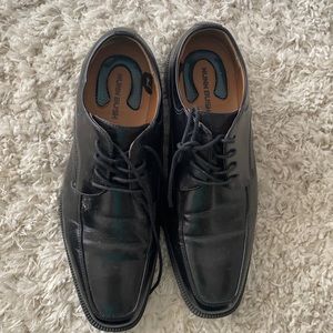 Size 9 M man shoes